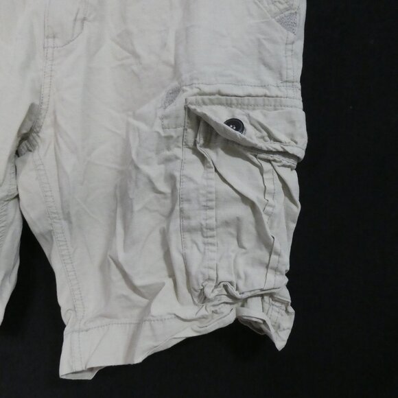 BLUENOTES - Classic Cargo - Knee Length | size 38 | Beige Cargo Shorts - Picture 8 of 16